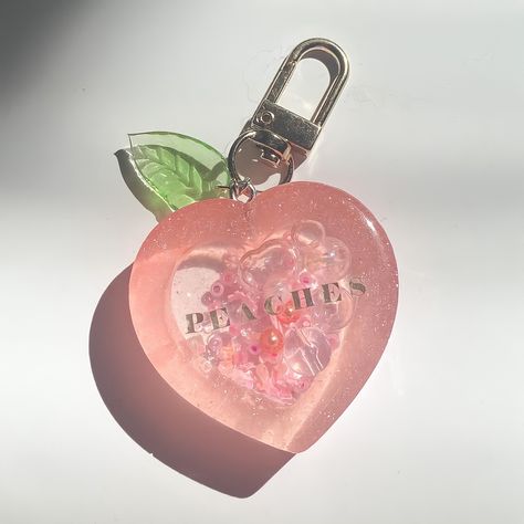 Resin Kpop Charms, Aesthetic Resin Keychain, Cute Resin Keychain Ideas, Spring Resin Ideas, Kpop Resin Keychain, Resin Charm Ideas, Resin Shaker Ideas, Resin Shaker Charm, Exo Keychain