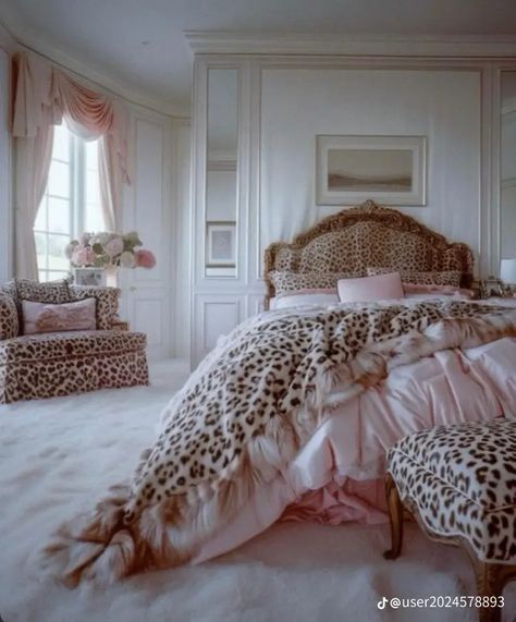 Bedroom Ideas 80s, Hollywood Mansion, Dream Apartment Decor, Future Apartment Decor, Redecorate Bedroom, Dream House Rooms, Dreamy Room, Apartment Decor Inspiration, Room Makeover Bedroom