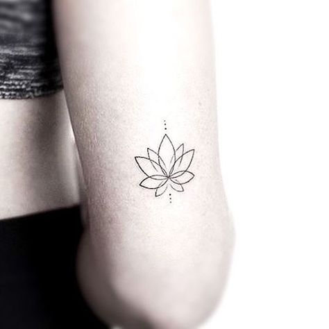 Lotus Tattoo, Little Tattoos, Lotusblume Tattoo, Orca Tattoo, Tattoo Diy, Hamsa Tattoo, Inspiration Tattoos, Disney Tattoo, Diy Tattoo