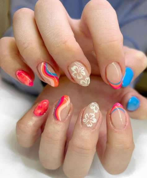 There's a new beauty trend taking over Instagram and it's absolutely stunning. Say hello to "quartz nails". Nail Inspired, Teen Nails, Quartz Nails, Summer Acrylic, La Nails, Quartz Nail, Cute Simple Nails, Nail Colour, Summery Nails