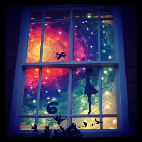 Christmas Advent Window Ideas, Living Advent Calendar Window Ideas, Advent Windows Ideas, Christmas Advent Window, Advent Window Ideas, Advent Windows, Advent Art, Christmas Chalkboard Art, Xmas Flowers