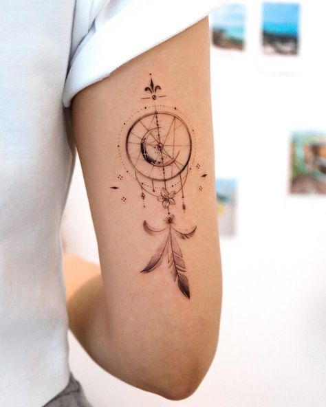 30+ Dream Catcher Tattoo Ideas for Men and Women - 100 Tattoos Dreamcatcher Tattoo Back, Dream Catcher Tattoo Small, Arm Tattoos Black, Tattoo Homme, Delicate Tattoos For Women, Dream Catcher Tattoo Design, Back Of Arm Tattoo, Native Tattoos, Tattoos For Women Half Sleeve