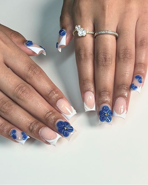 ig: clawsbychels Dark Blue Flower Nails, Navy Blue Short Nails, Short Navy Blue Nails, Navy Blue Nails Short, Dark Blue Nails Short, Navy Blue Nails Acrylic, Navy Nails Design, Navy Blue Nail Designs, Royal Blue Nails Designs