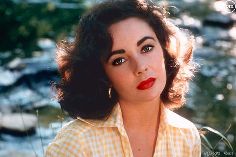 Home / Twitter Young Elizabeth Taylor, Edward Wilding, Nicky Hilton, Violet Eyes, Hollywood Icons, Elizabeth Taylor, Vintage Hollywood, Classic Beauty, Mode Vintage