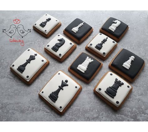 Essen, Chess Cookies Decorated, Chess Themed Wedding, Chess Party Ideas, Chess Themed Birthday Party Ideas, Chess Party Theme, Chess Themed Party Decorations, Chess Themed Party, Chess Birthday Party Ideas