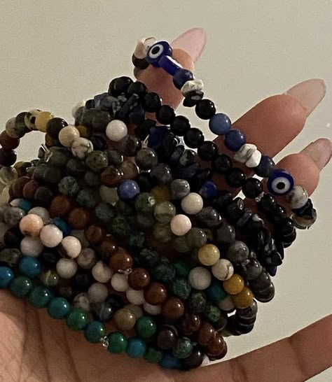 Girly Bracelets, Crystal Bead Jewelry, Mode Hippie, Peter Quill, Earthy Jewelry, Indie Jewelry, Wrist Jewelry, Jewelry Accessories Ideas, Jewelry Fashion Trends