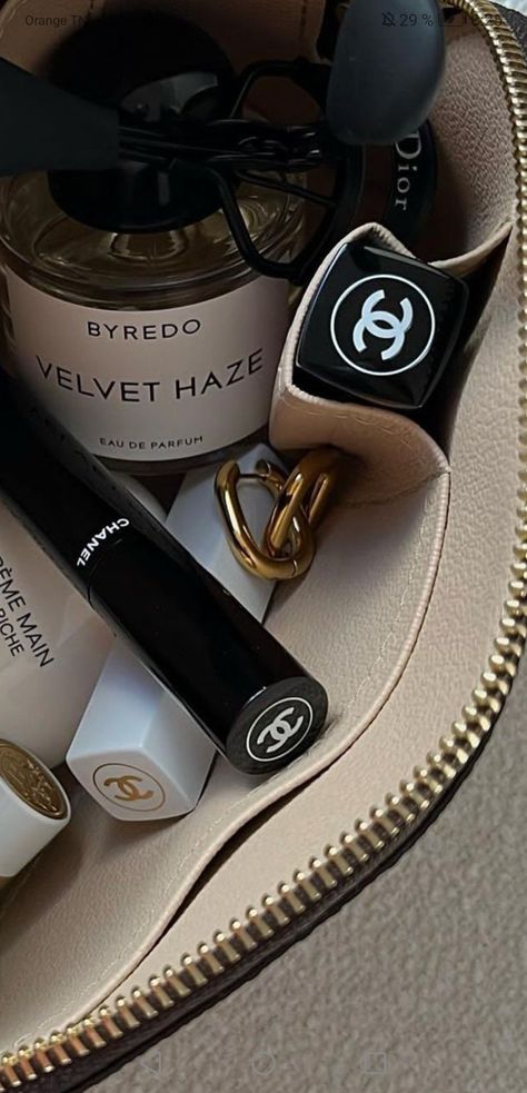 Madge Bettany Parfum Chanel, Makeup Package, Chanel Beauty, Beauty Goals, What In My Bag, Classy Aesthetic, Luxury Makeup, Old Money Aesthetic, Aesthetic Themes