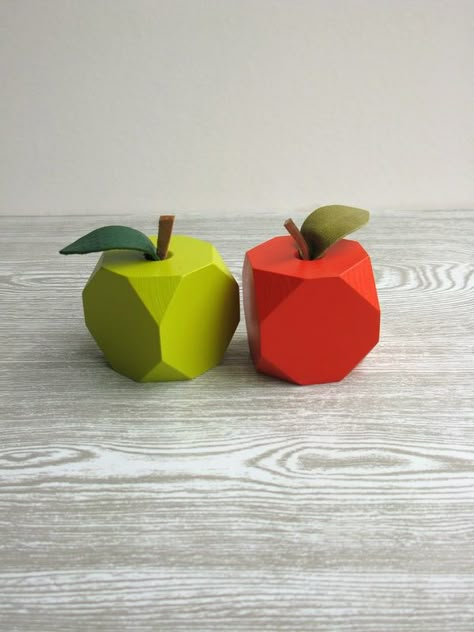 Apple Ornaments, Wood Block Crafts, Wood Scraps, Block Craft, Wooden Projects, Wood Carving Art, Wooden Art, Wood Toys, Food Recipe