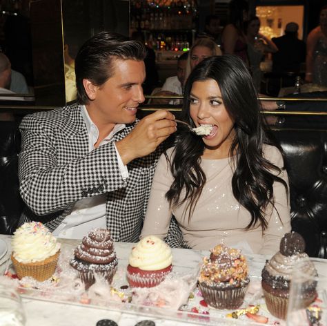 15 Relationship Lessons You Can Learn From Celebrities  - Cosmopolitan.com Funny Relationship Goals, Scott Disick And Kourtney, Kourtney Kardashion, Scott And Kourtney, Lord Disick, Kourtney Kardashian Style, Photo Star, Relationship Lessons, Jenner Family