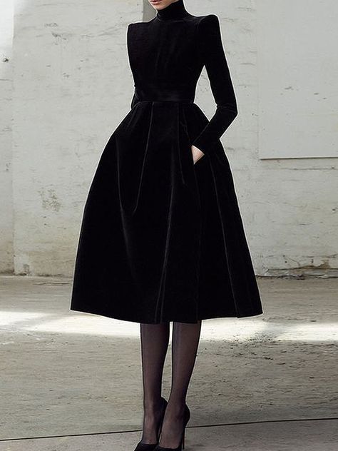 Elegantes Party Outfit, Elegantes Outfit Frau, Midi Party Dress, Designer Party Dresses, 파티 드레스, Womens Wedding Dresses, Modesty Fashion, Fitted Midi Dress, Moda Vintage