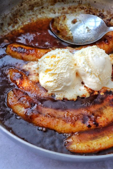 Banana Foster Recipe, New Orleans Recipes, Banana Dessert Recipes, Mardi Gras Food, Southern Kitchen, Louisiana Recipes, Bananas Foster, Banana Dessert, Creole Recipes