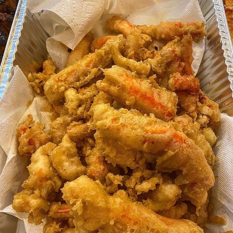 Fried Crab Legs, Fried Lobster Tail, Fried Crab, Crab Legs Recipe, Crab Fries, Fried Lobster, Lobster Recipes, Lobster Tails, Crab Legs