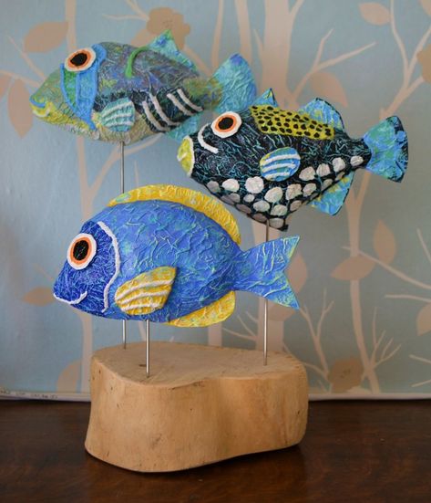 Paper Mache Projects, Paper Mache Clay, Recycled Art Projects, Paper Mache Art, Paper Mache Sculpture, Paper Mache Crafts, Fish Crafts, Paper Birds, Clay Art Projects