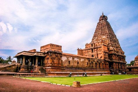 'Thanjavur/Tanjore Brihadeshwara Temple (locally known as Tanjai Periya Kovil) is a Hindu temple dedicated to Shiva located in Thanjavur in the Indian state of Tamil Nadu.   It is also known as RajaRajeswara Temple and Brihadeshwara Temple. It is one of the largest temples in India and is an example of Tamil architecture during the Chola period. Turned 1000 year old in 2010.  like- Siva Sottallu Photography' Tanjore Temple Photography, Temple Png Hd, Temple Banner Background, Old Temple Background, Kovil Temple Background, Thanjai Periya Kovil, Thanjai Periya Kovil Wallpaper, Tanjore Temple, Tamil Architecture