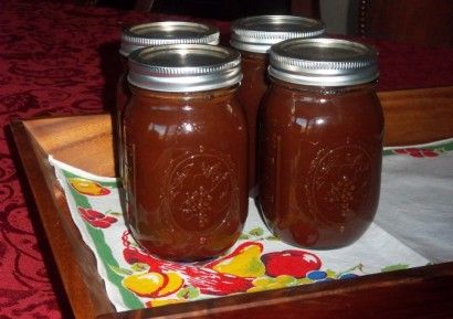 Apple BBQ Sauce for Canning -- Just made this Sept. 2, 2013. Boiled it down for three hours. Has a little bit of a zip (but nothing that the kids can't handle). Bbq Sauce For Canning, Apple Bbq Sauce, Canning Apples, Canning Food, Butter Recipes, Nice Gifts, Pumpkin Butter, Bbq Sauce Recipe, Home Canning