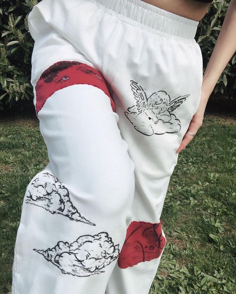 Petra on Instagram: “Upcycled sweatpants with hand-embroidery 🍒 #ootd #outfitoftheday #outfitinspiration #fashionista #fashion #upcycled #upcycledclothing…” Upcycled Sweatpants, Sweatpants Embroidery, Clothes Sweatpants, Upcycle Clothes, Hand Embroidery, Outfit Of The Day, Outfit Inspirations, Sweatpants, Ootd