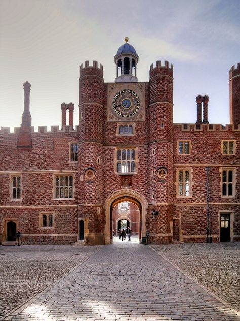 Tudor Houses, 2024 Diary, Work Notebook, Tudor Court, Visiting Washington Dc, Timber Architecture, English Castles, Hampton Court Palace, Tudor History