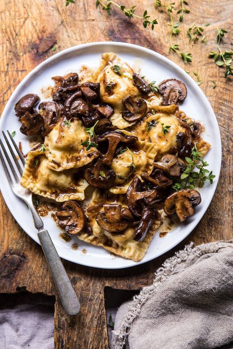 Herby Buttered Balsamic Mushroom Ravioli | halfbakedharvest.com #mushrooms #italian #ravioli #easyrecipes Balsamic Mushroom, Italian Ravioli, Balsamic Mushrooms, Mushroom Ravioli, Harvest Recipes, Paleo Lunch, Half Baked Harvest, Linguine, Ravioli