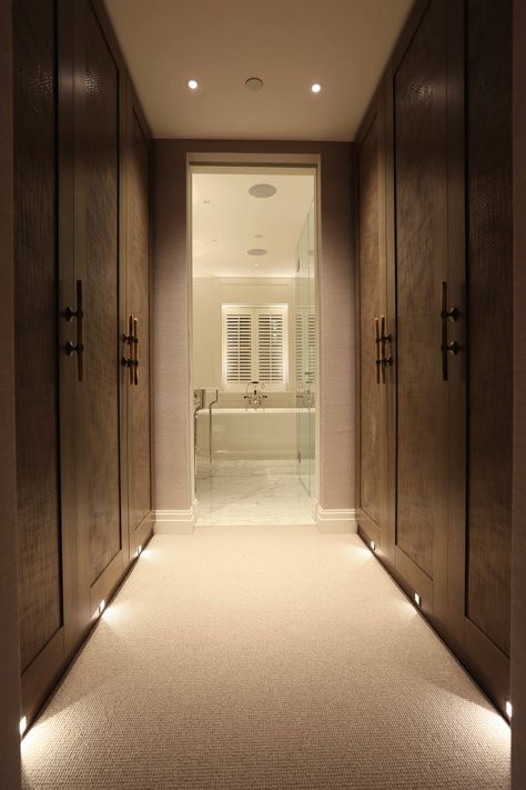 Loft Ensuite, Chalet Bathroom, White Marble Shower, Cosy Bathroom, Bathroom Lighting Design, Contemporary Bathroom Lighting, White Marble Bathrooms, Traditional Bathroom Designs, Marble Showers