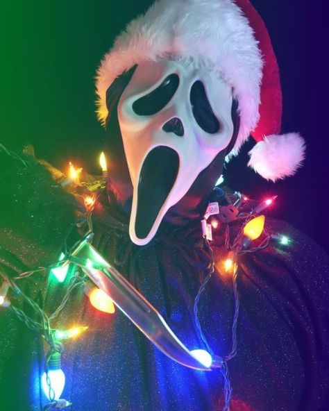 Kill Them With Kindness, Scary Christmas, Ghostface Scream, Very Scary, Scream, Mask, On Twitter, Twitter, Christmas