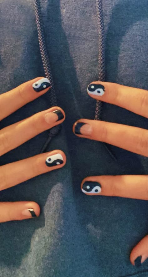 Men Nails Design, Ying Yang Nails, Mens Nails, Short Gel Nails, Shine Nails, Minimal Nails, Trendy Nail Design, Square Acrylic Nails, Minimalist Nails