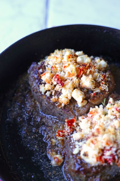 Feta Cheese Crusted Steak Medallions: This dinner recipe is perfect, easy, and sexy. Just serve with a nice salad and you have a meal! Nice Salad, Medallion Steak Recipe, Steak Medallions, Crusted Steak, Cheese Crust, Cheese Steak, Carb Dinner, Fun Salads, Steak Recipe