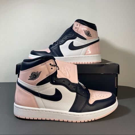 Air Jordan 1 Nike, Cute Shoes For Women Sneakers, Girly Jordans, Cute Air Jordans, Jordan 1 High Atmosphere, Jordans For Women, Tenis Nike Jordan, Nike Jordan Air 1, Nike Air Force 2