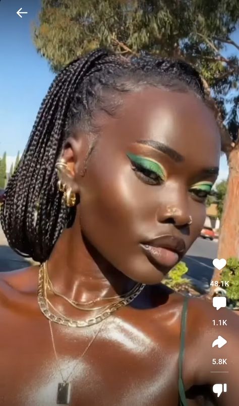 Olive Makeup, Prom Makeup For Brown Eyes, Green Eyeshadow Look, Glam Eye Makeup, Show Makeup, Bold Makeup Looks, Prom Makeup Looks, Makeup For Black Skin, Brown Skin Makeup