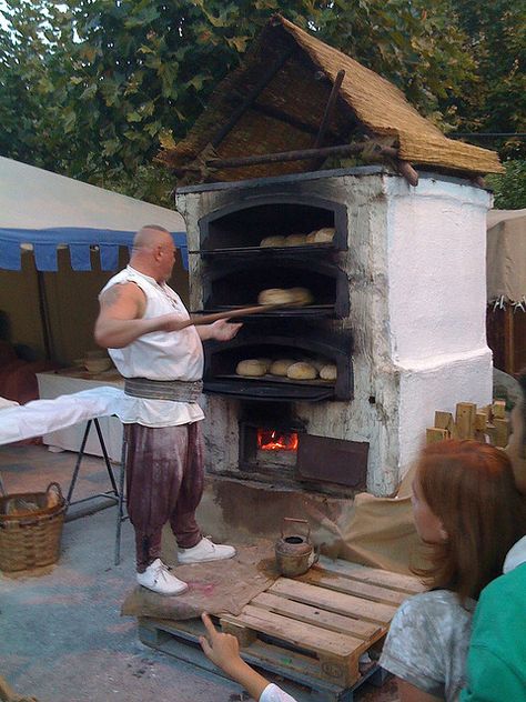 stacked bread oven                                                                                                                                                                                 More Pizza Oven Outdoor Diy, Diy Pizza Oven, Stone Oven, Four A Pizza, Bread Oven, Clay Oven, Wood Oven, Outdoor Stove, Outdoor Oven