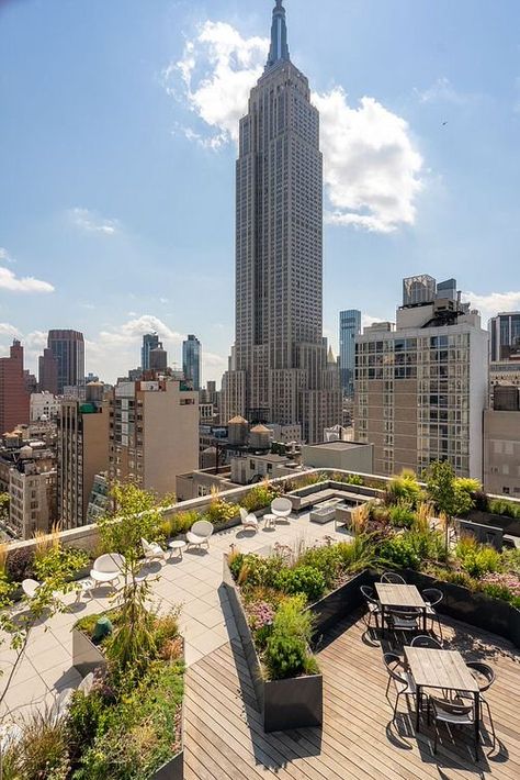 Apartment Rooftop Garden, Hotel Rooftop Garden, Landscape Design Rooftop, Hotel Outdoor Design, Roof Garden Design Rooftop Terrace, Rooftop Landscape Design, Landscape Rooftop, Roof Garden Architecture, Roof Deck Garden