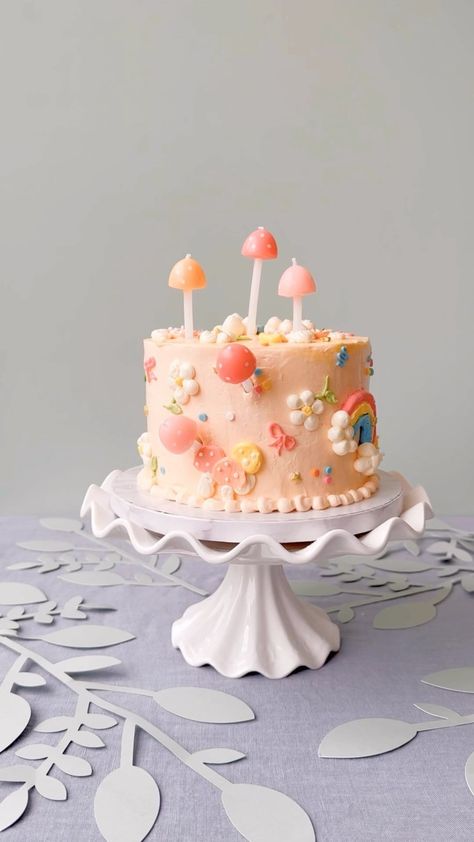 Meri Meri Unicorn Cake, Meri Meri Mushroom, Maileg Birthday Cake, Meri Meri Fairy Party, Meri Meri Birthday, Meri Meri Unicorn, Olive Cake, Mushroom Cake, Meri Meri Party