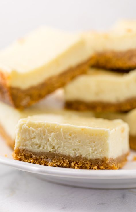 New York Style Cheesecake, Cheesecake Bar Recipes, Salty Cake, New York Cheesecake, Easy Cheesecake, Cake Bars, Best Cheese, Cheesecake Bars, Savoury Cake