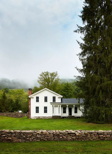 An elegant upstate New York farmhouse shot through with rustic charm | House & Garden Billy Cotton, Greek Revival Home, Exterior Paint Color, Emily Henderson, Greek Revival, Farmhouse Exterior, Old Farmhouse, Upstate New York, Küchen Design