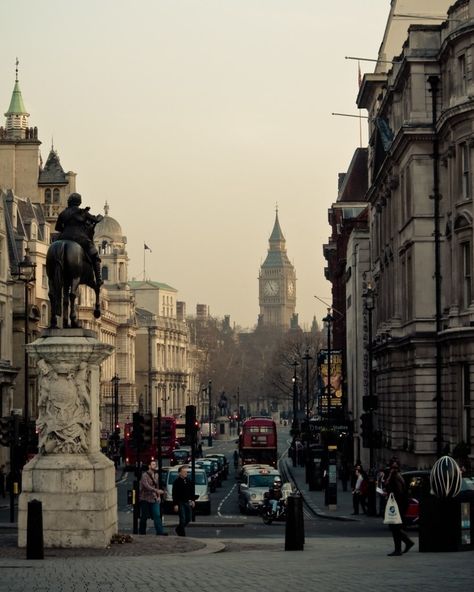 London Aesthetic Buildings, London Dreams, Comfort Place, London Trip, London Aesthetic, Dark Paradise, London Town, Dream City, London Love