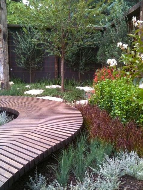 50 Curvy Boardwalks, Natural Wood Garden Path Ideas for Good Feng Shui Lomandra Seascape, Garden Zones, Landscaping Elements, Ramp Design, Winding Path, Landscape Designers, Australian Garden, Small Backyard Gardens, Mediterranean Garden