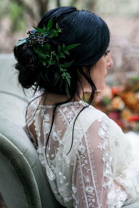 Fern Hair Piece, Gothic Bride Hairstyles, Witchy Bridal Hair, Rare Wedding Ideas, Witchy Wedding Hairstyles, Goth Bridal Hair, Witchy Wedding Hair, Alternative Wedding Hair, Forest Wedding Hair