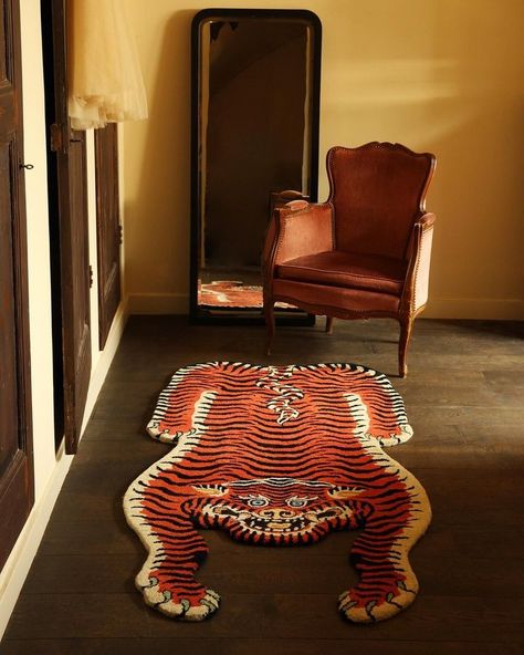 A note from treasure hunters (@doinggoods) • Instagram photos and videos Blue Striped Walls, Flooring Bedroom, Leopard Rug, Tiger Rug, Striped Walls, Animal Rug, Rural India, Natural Fiber Rugs, Pile Rug