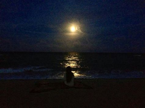 Beach At Night, Night Scenery, My Vibe, Night Time, Pretty Pictures, Full Moon, Me Core, My Aesthetic, Aesthetic Pictures