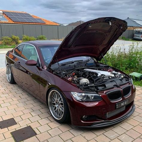 E92 335i ⚡  @no_u_335i #iconiccars #cars #car Bmw Build, E92 335i, Bavarian Motor Works, Iconic Cars, Prom Photoshoot, Pimped Out Cars, Scale Models Cars, Car Ideas, Model Car