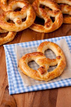 Auntie Anne’s Pretzel’s Copycat Recipe - Cooking Classy Auntie Annes Pretzels, Auntie Anne, Pretzel Bread, Auntie Annes, Pretzel Recipe, Dessert Snacks, Mixer Recipes, Homemade Soft Pretzels, Soft Pretzel