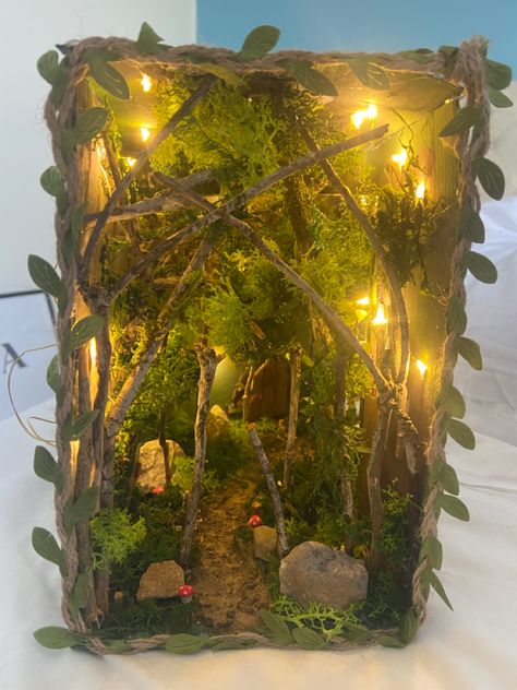 Book nook, #booknook #reading #books Fairy Nook Book, Diarama Ideas Nature, Miniature Forest Scene, Fairy Book Nook Diy, Fairy Garden Book Nook, Fairy Diorama Ideas, Book Nooks Ideas, Diy Booknook Ideas, Diorama Aesthetic