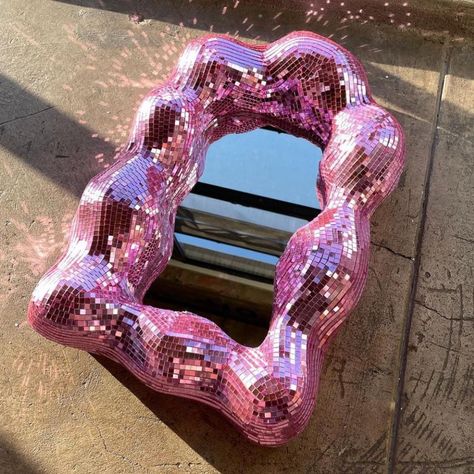 Disco Frame, Spiegel Diy, Disco Mirror, Pink Disco, Mirror Frame Diy, Art Mirror, Candy Collection, Handmade Mirrors, Tanah Liat