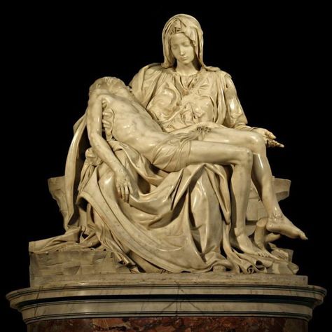 Michelangelo was only 24 years old when he completed the Piet Pieta Sculpture, Foto Muro Collage, Michael Angelo, Famous Sculptures, Istoria Artei, Statue Art, Sistine Chapel, Art Disney, Art Sculpture