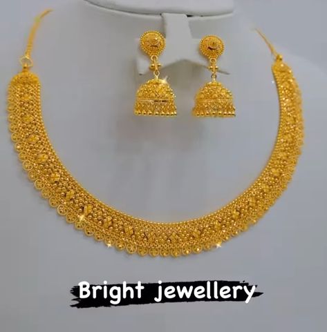 Small Necklace Designs Gold Indian, Light Weight Rani Haar Gold, Gold Neckless Jewelry, Small Choker Necklace Indian Gold, Small Gold Necklace Set Indian, 2 Tola Gold Set Design, Gold Choker Necklace Indian Bridal, Gold Necklace Set Simple, Gold Choker Necklace Indian