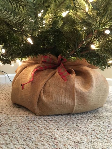 Original Christmas Tree Stand Ideas With DIY Charm Christmas Tree Base, Burlap Christmas Tree, Christmas Tree Decorations Diy, Farmhouse Christmas Tree, Hemma Diy, Ribbon On Christmas Tree, Christmas Tree Stand, Burlap Christmas, Rustic Christmas Tree