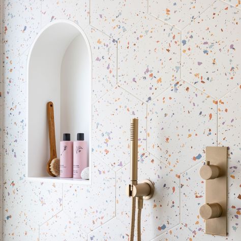 Terazzo Showers Ideas, Confetti Tiles Bathroom, Speckled Tile Bathroom, Terazzo Bathroom Interior Design, Style Hacienda, Bathroom Moodboard, Timeless Bathroom Design, Hotel Bathrooms, Organic Modern Bathroom