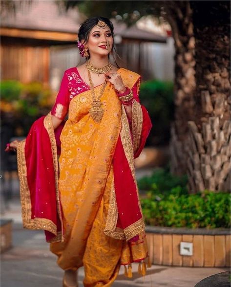 Wedding Dresses Couple, Casual Indian Outfits, Wedding Dress Indian, Indian Wedding Guest Dress, Wedding Outfits Indian, Best Indian Wedding Dresses, Indian Wedding Dresses, Marathi Bride, Bride Photos Poses