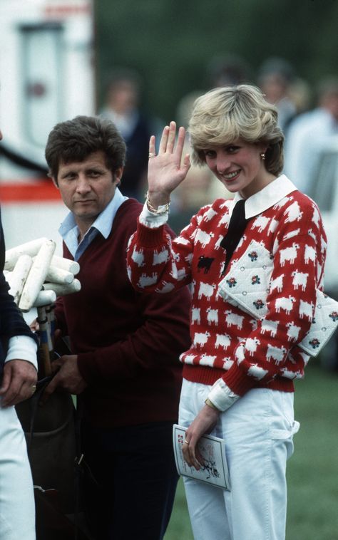 Princess Diana Style, Fashion Article, Diana Style, Princess Diana Dresses, Princess Diana Fashion, Dramatic Classic, Diana Fashion, Isabel Ii, Fashion Articles