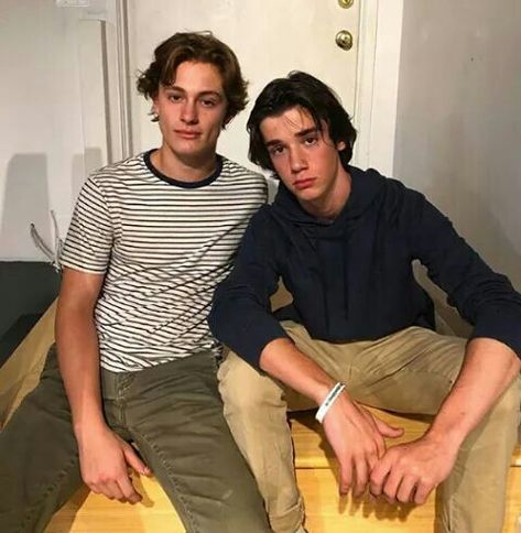 Oliver Otto & Cooper Bradford (Cooliver 💗💎) Cooper Bradford, Oliver Otto, American Housewife, Young Men