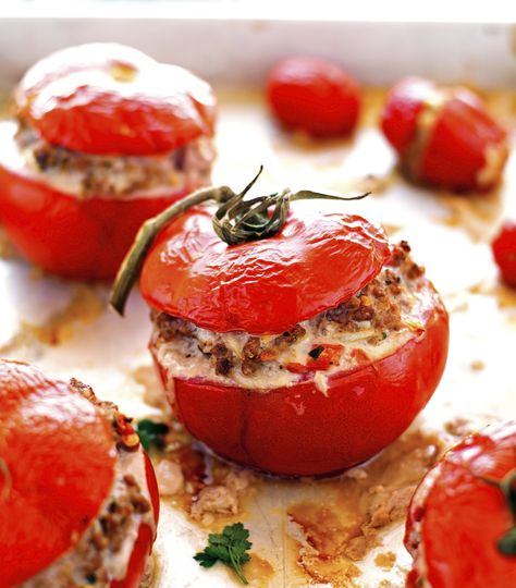 Baked Stuffed Tomatoes Tuna Stuffed Tomatoes, Baked Tomato Recipes, Paleo Comfort Food, Tomato Dishes, Stuffed Tomatoes, Baked Tomatoes, Nyt Cooking, Summer Dishes, Main Course Recipes